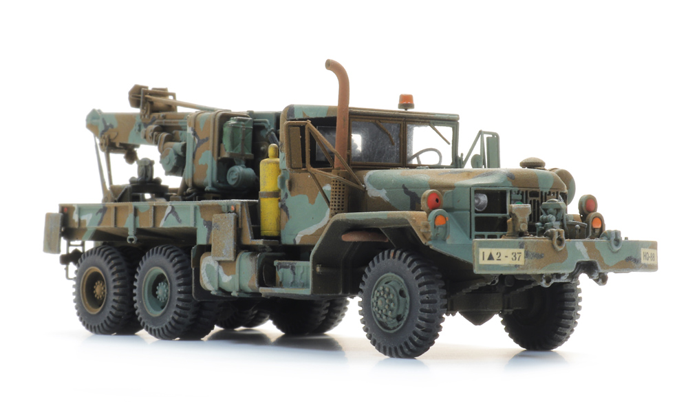 6870704 US M813A1 wrecker MERDC