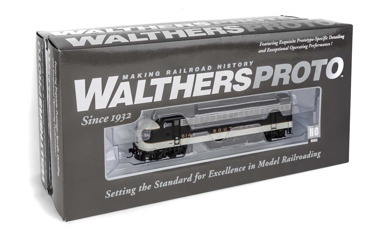 WalthersProto 49525 SOU Dieselloks FP7/FP7 #6136/6144