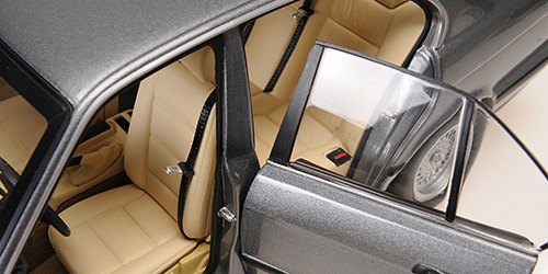 100024008 BMW 535i Lim. grau-met. (1988)