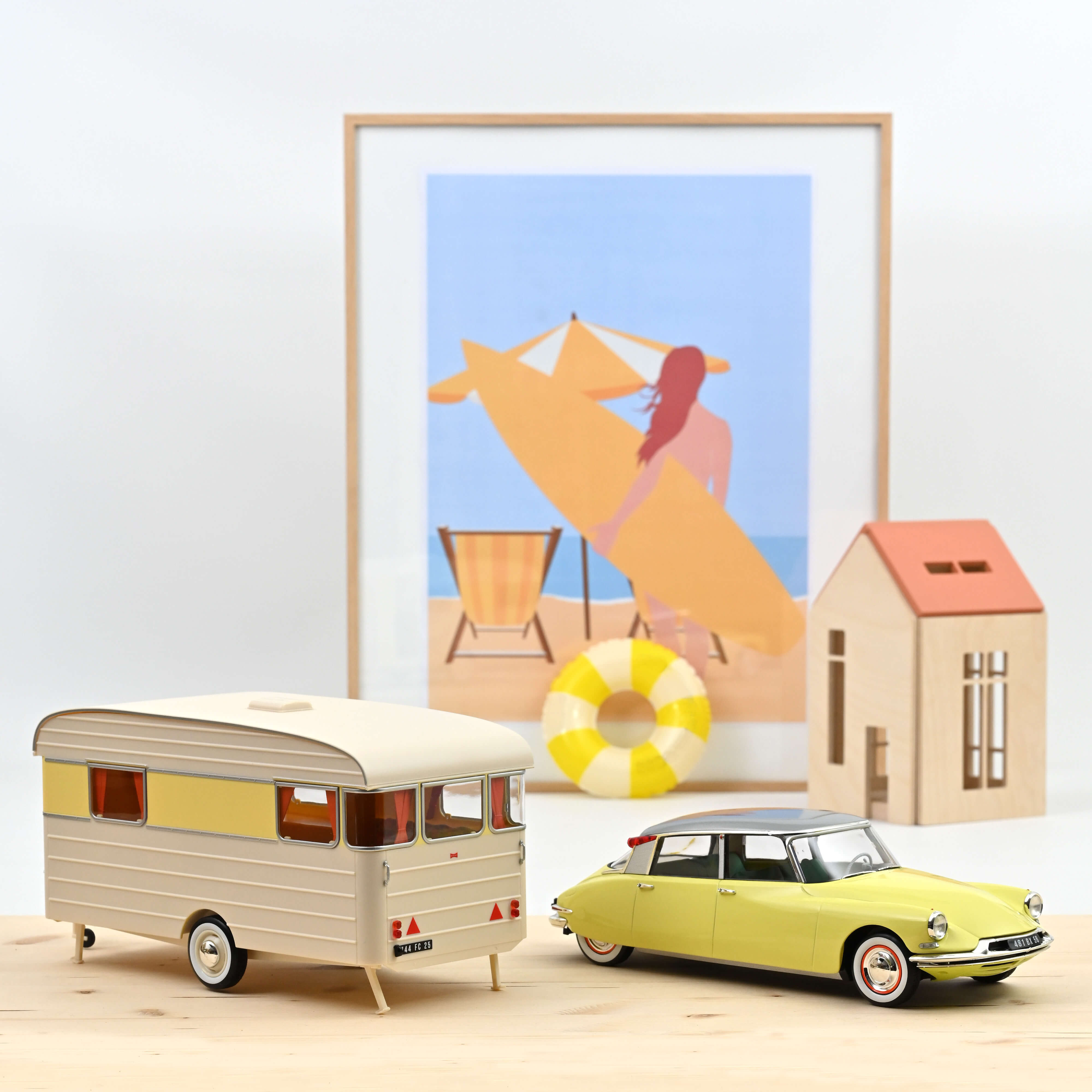 Norev 181762 Citroen DS19 mit Wohnwagen