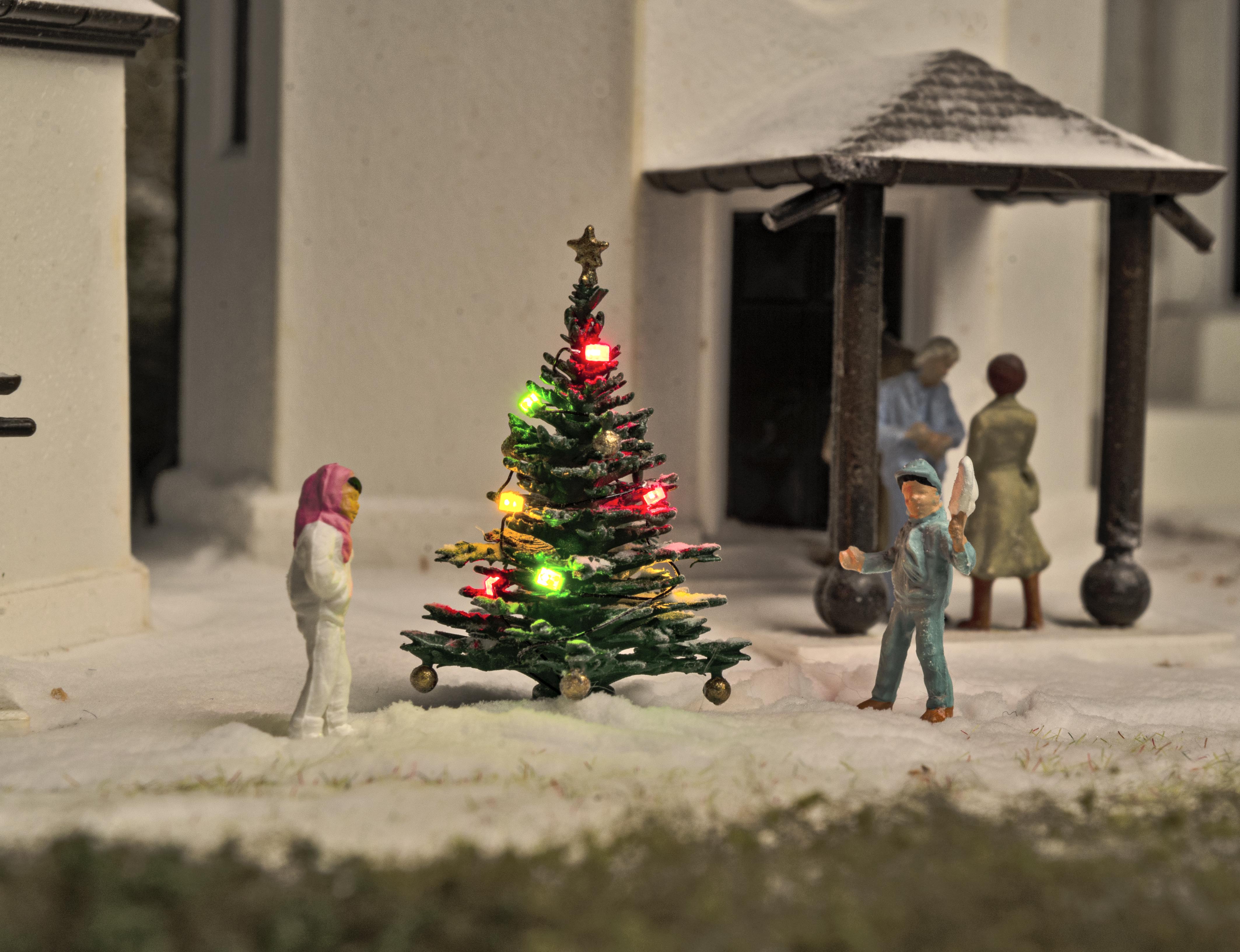 5831 Weihnachtsbaum, spurgrößenunabhängig