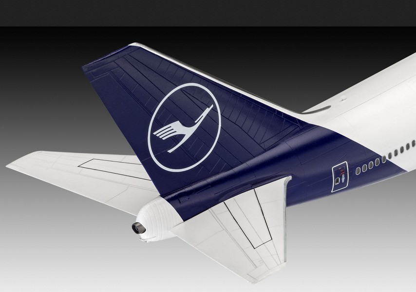 Revell 03891 Boeing 747-8 Lufthansa New Livery