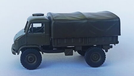 211200994 Unimog S404 Pritsche/Plane, Stahlkabine