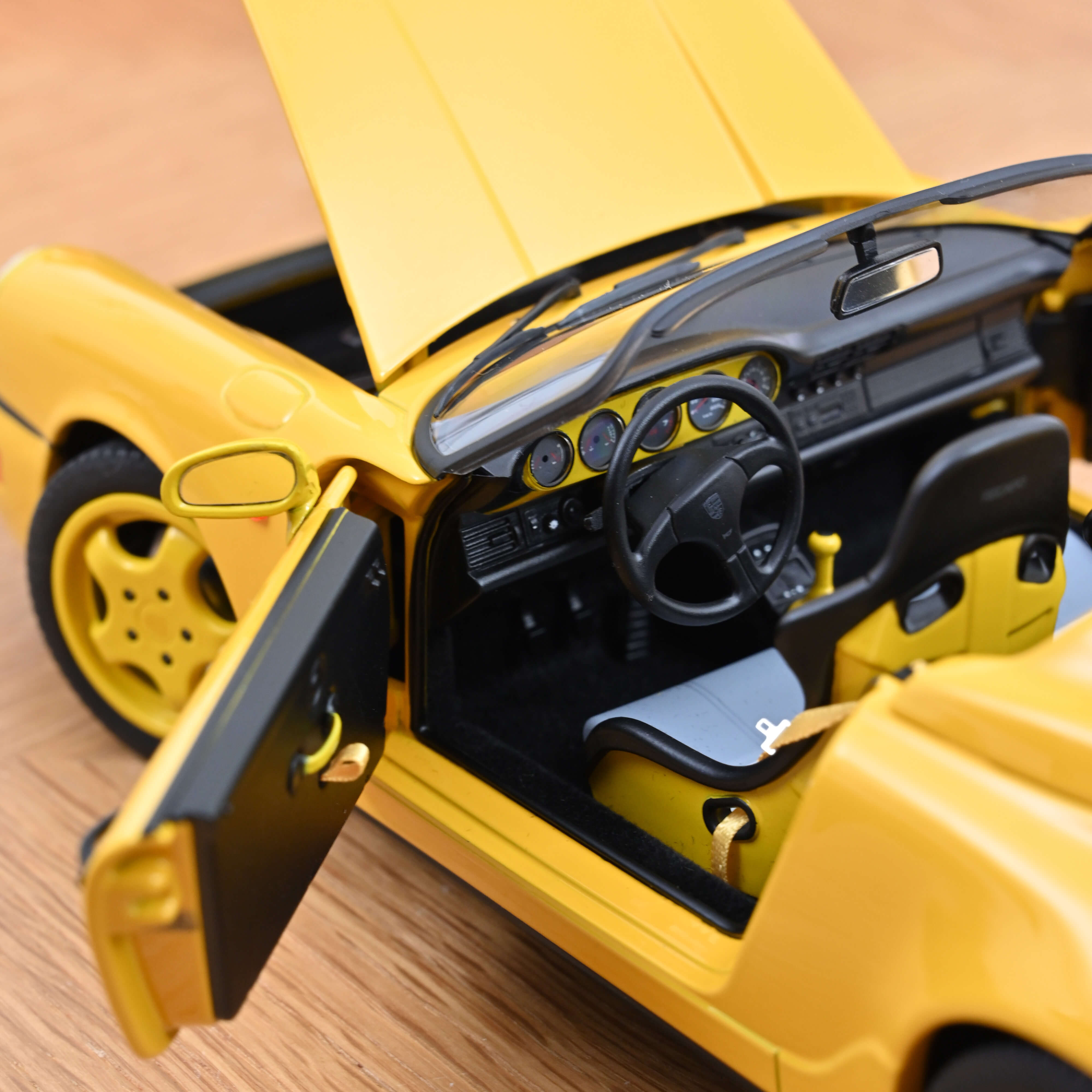 Norev 187130 Porsche 911 Speedster gelb (1993)