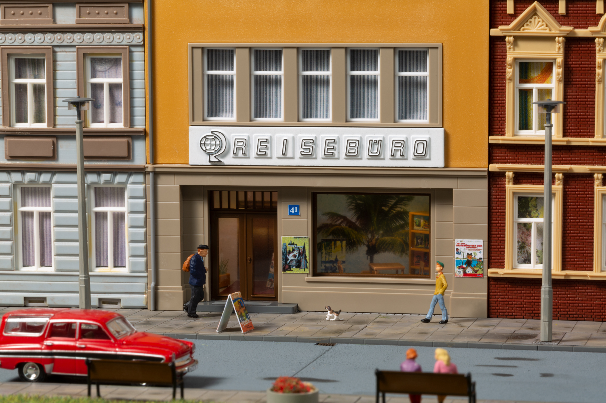 58102 LED-Beleuchtung Reisebüro