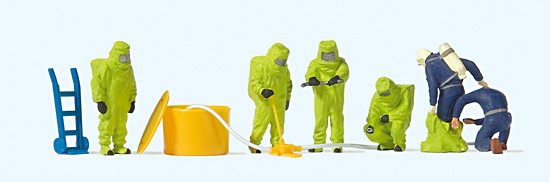 Preiser 10731 Feuerwehrmänner.Grüner Vollschutzanzug