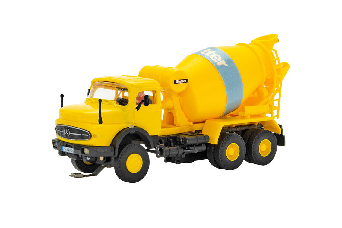 8017 CarMotion: MB Rundhauber Betonmischer