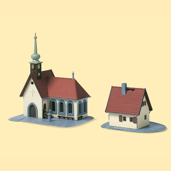 14461 Dorfkirche mit Pfarrhaus