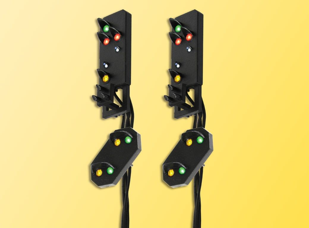 4751 Ausfahrsignalköpfe mit Vorsignal