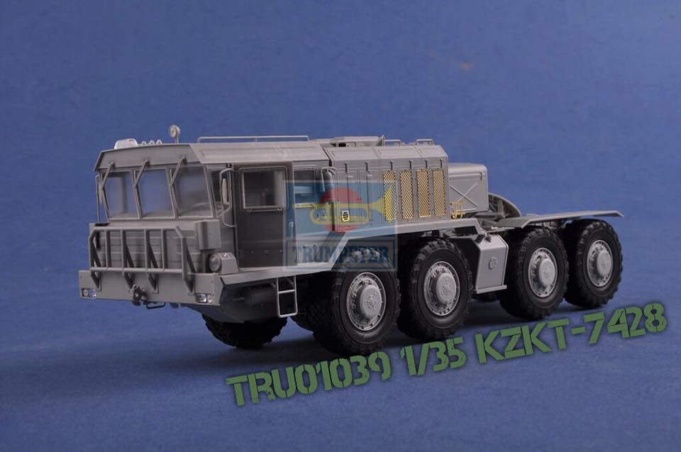 Trumpeter 751039 MZKT-7428 Panzertransporter