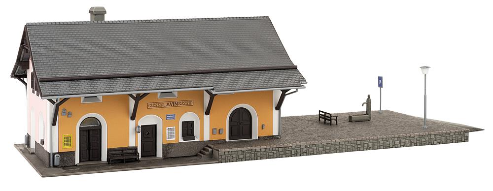110134 Bahnhof Lavin