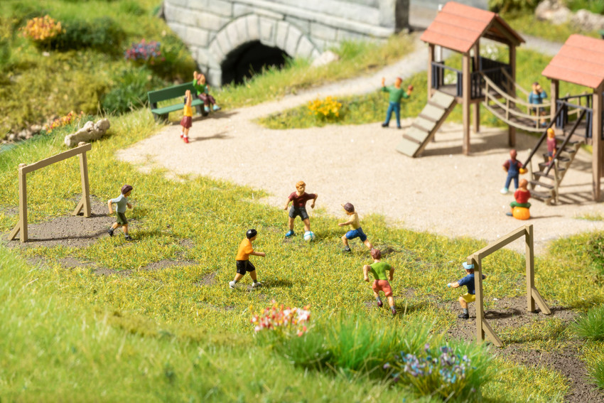 15817 Kinder auf dem Bolzplatz