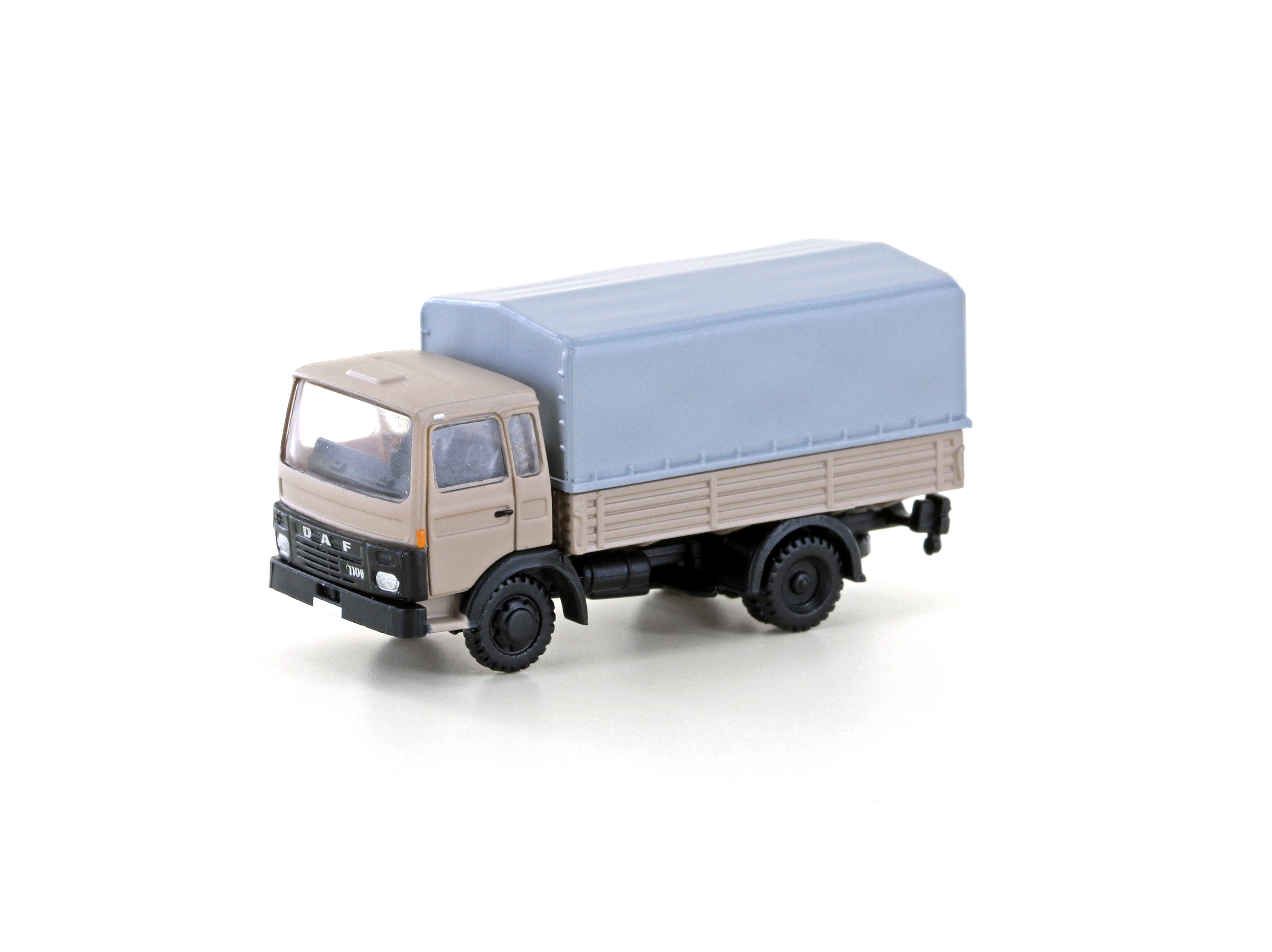 4830 DAF 900 mit Pritsche/Plane neutral