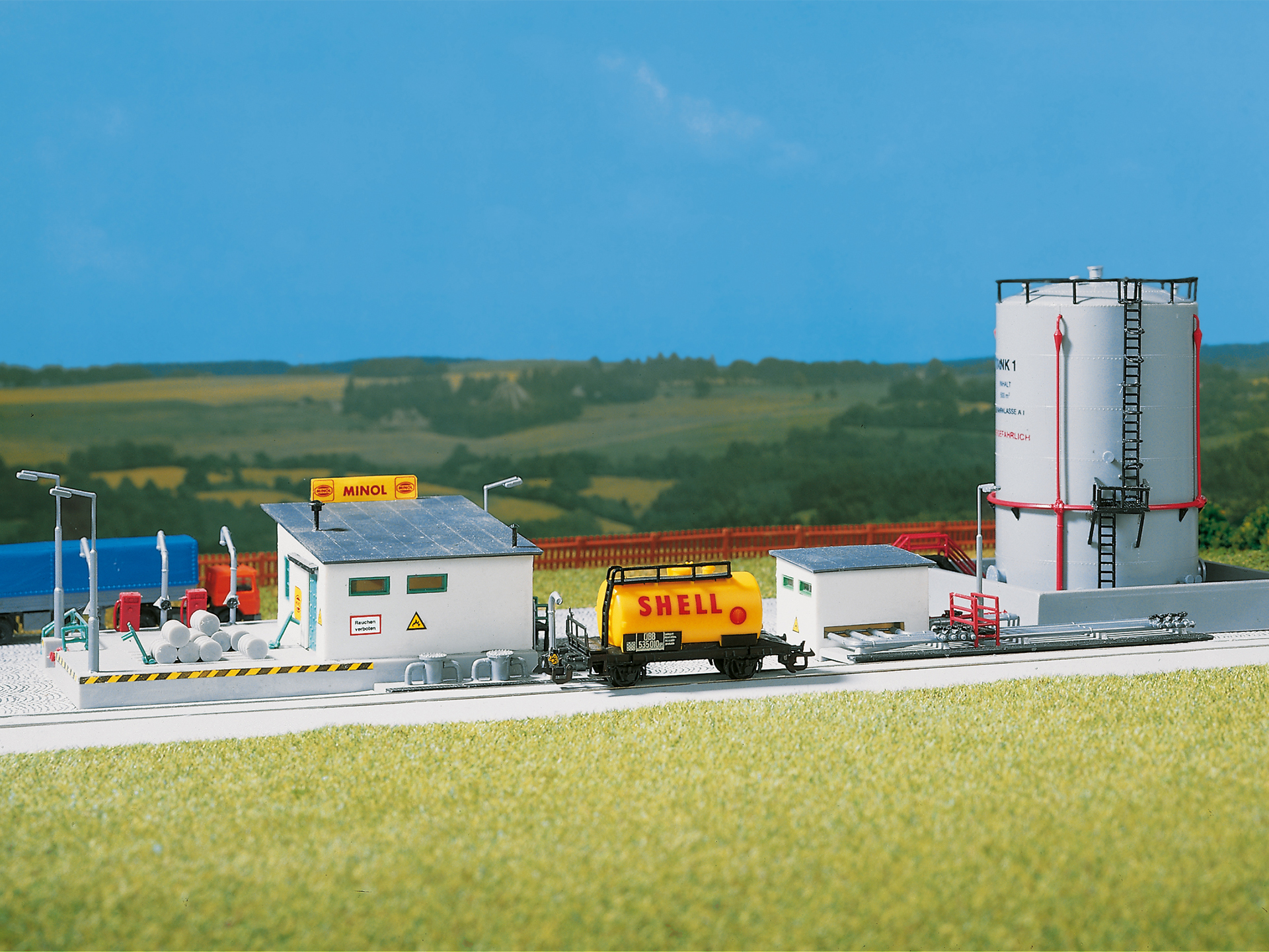 12264 Kleines Tanklager mit Hochtank