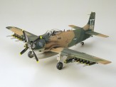 Tamiya 61073 Douglas A-1J Skyrider USAF 