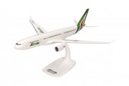 Herpa 610933-001 SnapFit: Airbus A330-200 Alitalia