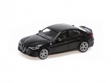 Minichamps 870120106 Alfa Romeo Giulia Quadrifoglio schwarz 