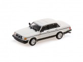 Minichamps 870171401 Volvo 240 GL Lim. weiß 