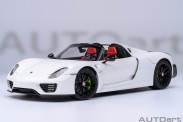 AUTOart 77920 Porsche 918 Spyder Weissach Package 