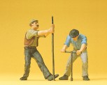 Preiser 45009 2 Gleisbauarbeiter mit T-Schlüssel