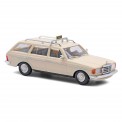 Busch Autos 46818 MB W123 T-Modell Taxi m. Fahrer 