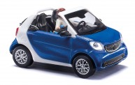 Busch Autos 50779 Smart Fortwo Cabrio Fahrerin und Kinders 