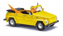 Busch Autos 52721 VW 181 Kurierwagen Surfbrett und Fahrerf 