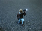 Schönwitz 50054 Figur mit LED Taschenlampe H0 