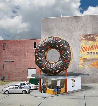 Walthers 3835 Hole-In-One Donut Shop 