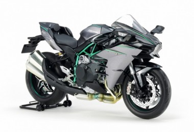 Tamiya 14136 Kawasaki Ninja H2 Carbon 