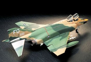 Tamiya 60305 Mc Donnell F-4C/D Phantom II 