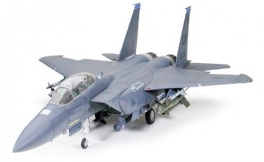 Tamiya 60312 F-15E Strike Eagle Bunker Buster 