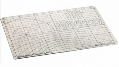 Tamiya 74056 Schablonen-Schneideunterlage A4 