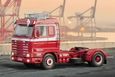 Italeri 3950 Scania 143M 500 Streamline 4x2 