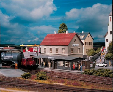 Piko 61820 Bahnhof Burgstein 
