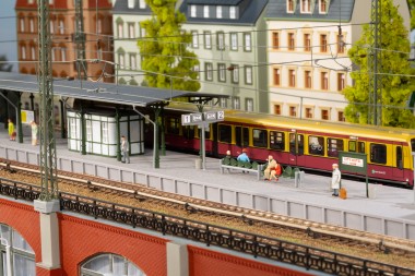 Auhagen 13356 S-Bahn Bahnsteigausstattung 