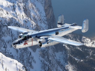 Revell 05643 Set: 25J Mitchell The Flying Bulls 