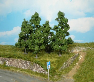 Heki 1931 Ostbäume 9-11cm 4 St. 