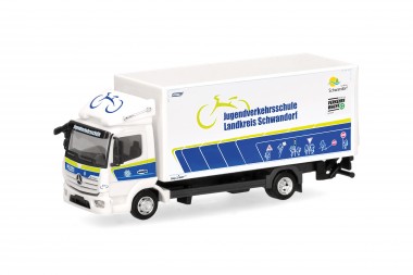 Herpa 098915 MB Atego Koffer-Lkw Jugendverkehrsschul 