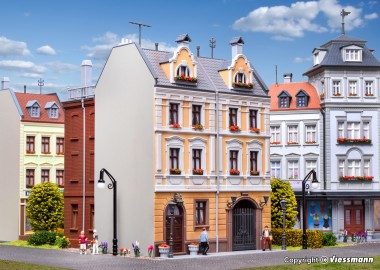 Kibri 38389 Stadthaus mit Fabrikanbau 