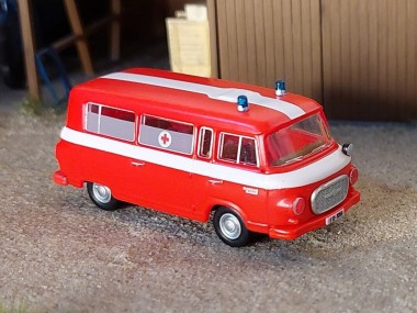 Modell Car Zenker 03-424 Barkas B1000 Bus KTW leuchtrot 