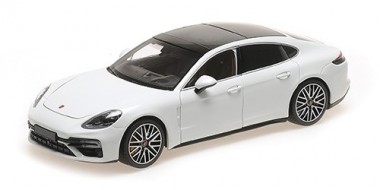 Minichamps 113061074 Porsche Panamera Turbo S weiß-met.(2020) 