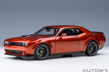 AUTOart 71773 Dodge Challenger R/T Scat Pack Widebody 