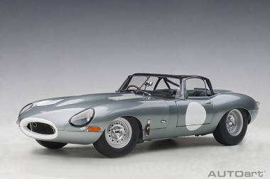 AUTOart 73646 Jaguar Lightweight E-Type 2015 silber 