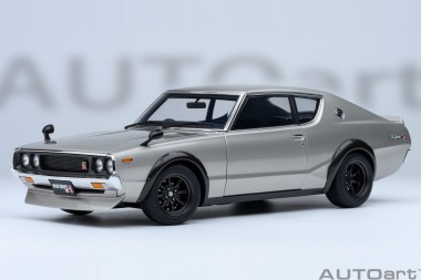 AUTOart 77466 Nissan Skyline 2000 GT-R (KPG110) silber 