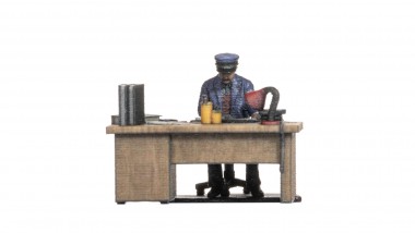 Noch 10220 Bahnbeamter am Schreibtisch 