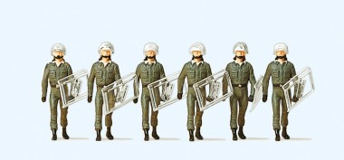 Preiser 10392 BGS. Einsatzanzug und Schutzhelm. 