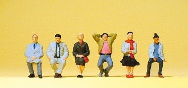 Preiser 10537 Sitzende Reisende 