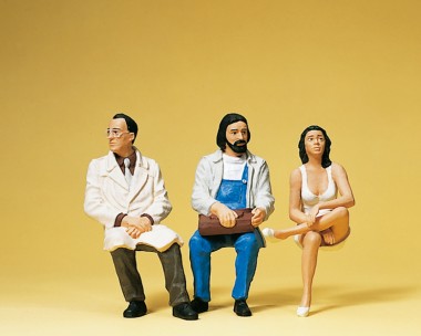 Preiser 45077 Sitzende Reisende 