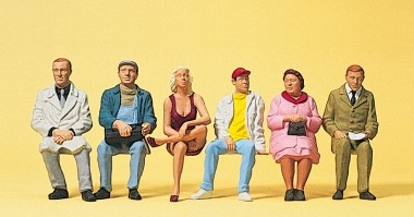 Preiser 45154 Sitzende Reisende 